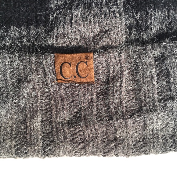 ⭐️HOST PICK⭐️ C.C Winter Pom Pom Hat - Picture 2 of 6